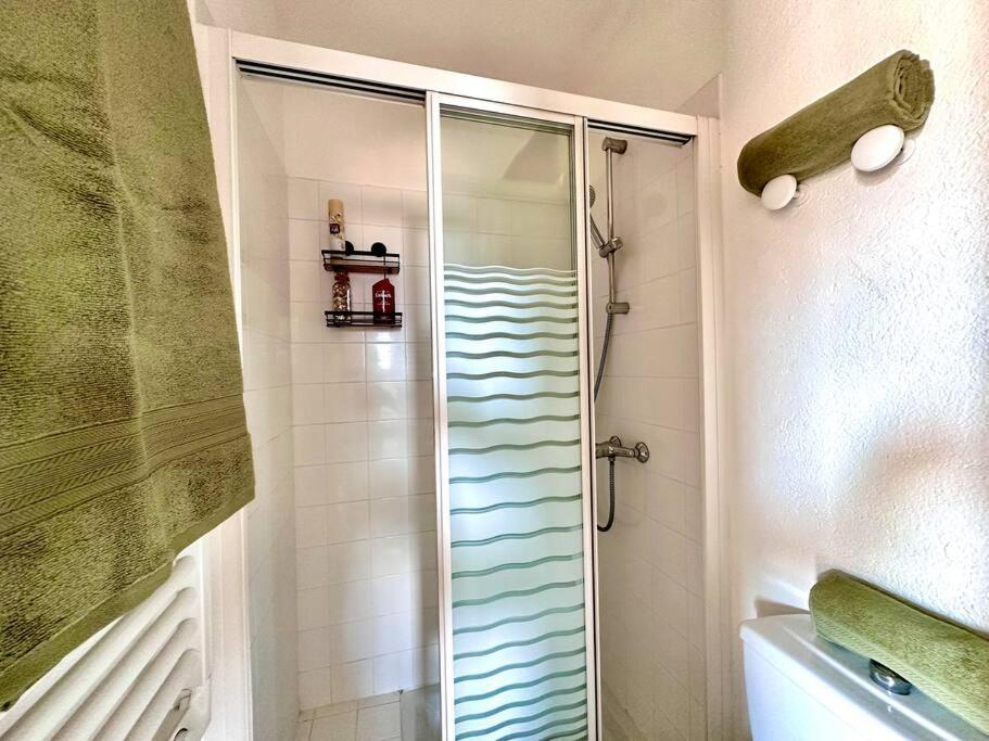 Le Coin De Mer 2, Bord De Mer, Plage 30M, Cosy, Clim, Wifi, 4 Personnes Fos-sur-Mer Exterior foto